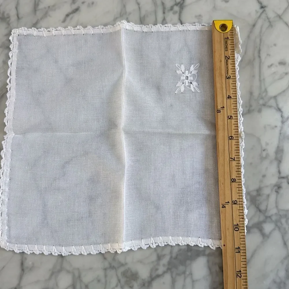 Vintage Bundle Lace TableCloth Napkins Placemats